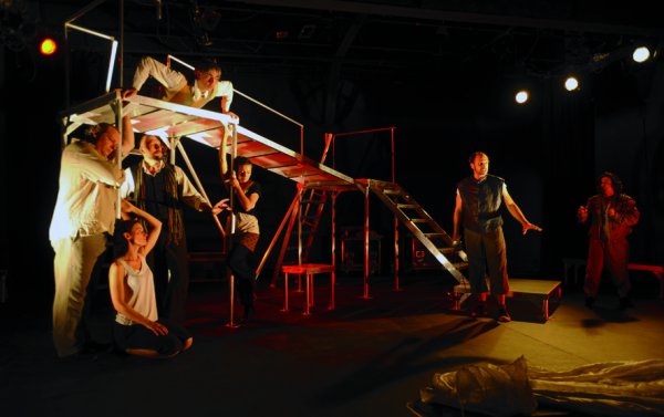 Luca Franceschi's Dom Juan 2.0, in a production of the company Théâtre des Asphodèles.