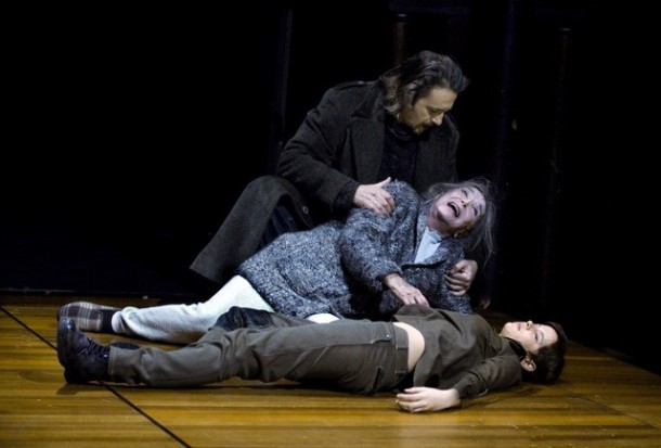 Kent (Ramon Madaula), Lear (Núria Espert) and Cordelia (Andrea Ros) in Lluís Pasqual's King Lear (El Rei Lear) at the Teatre Lliure. Photo credit: Ros Ribas
