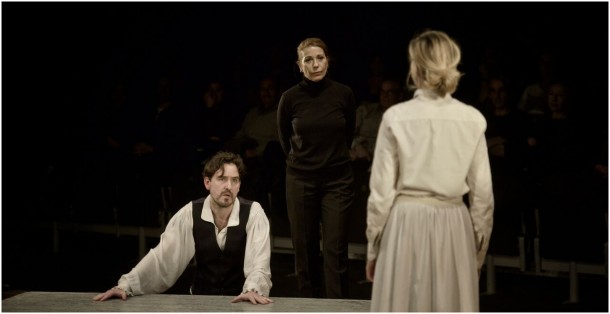 Infàmia by Pere Riera. Photo courtesy of the Villarroel Theatre.