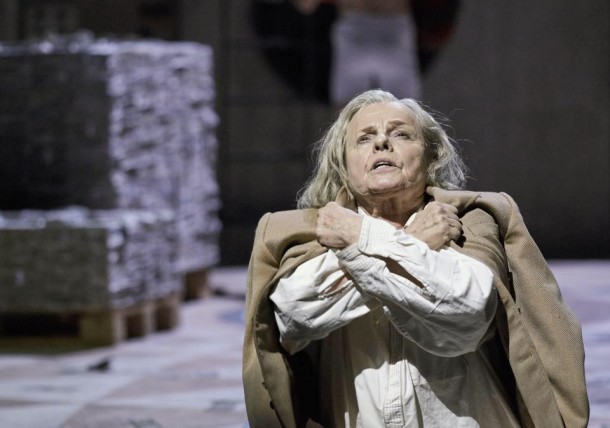 Marie Göranzon as King Lear. Photo credit: Micke Sandström.